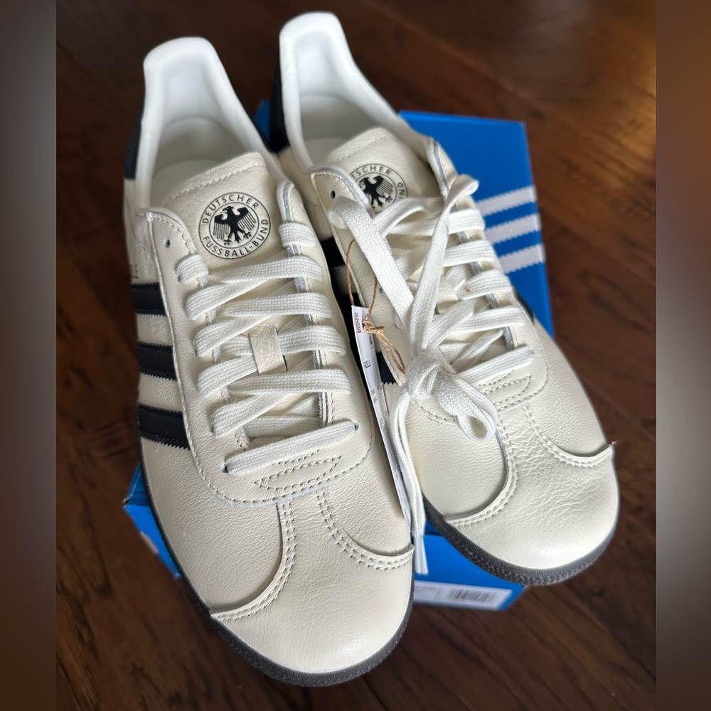 NEW! Adidas GAZELLE Indoor Shoe 9